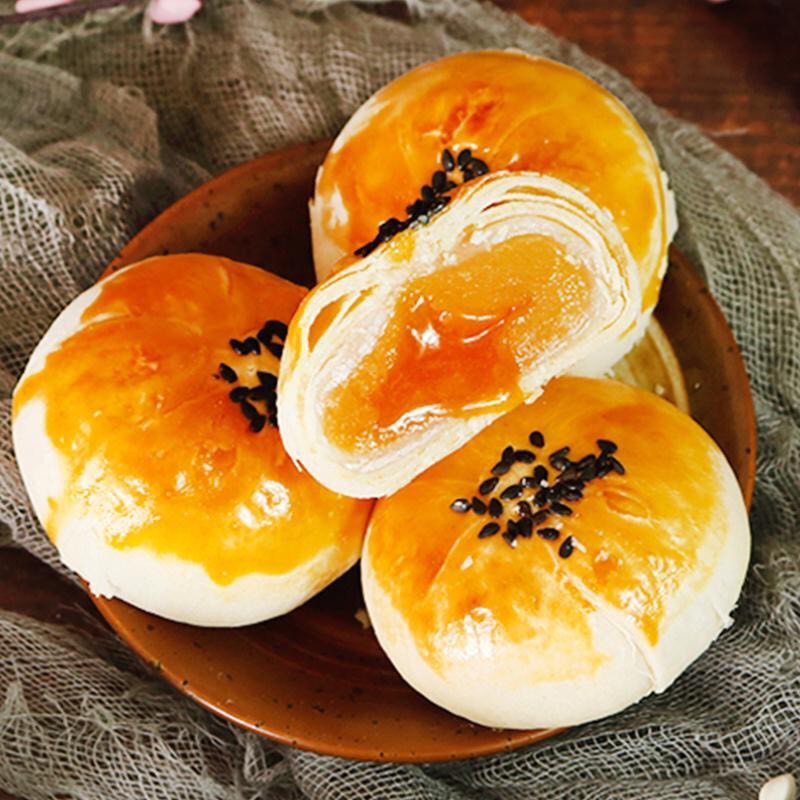 Banh-LIU-trung-muoi-an-vat-Trung-Quoc-gia-re